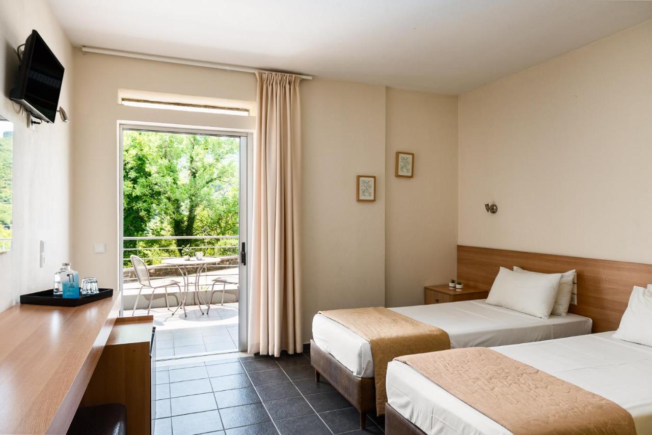 Gefiri Plakas Hotel, Tzoumerka Екстер'єр фото
