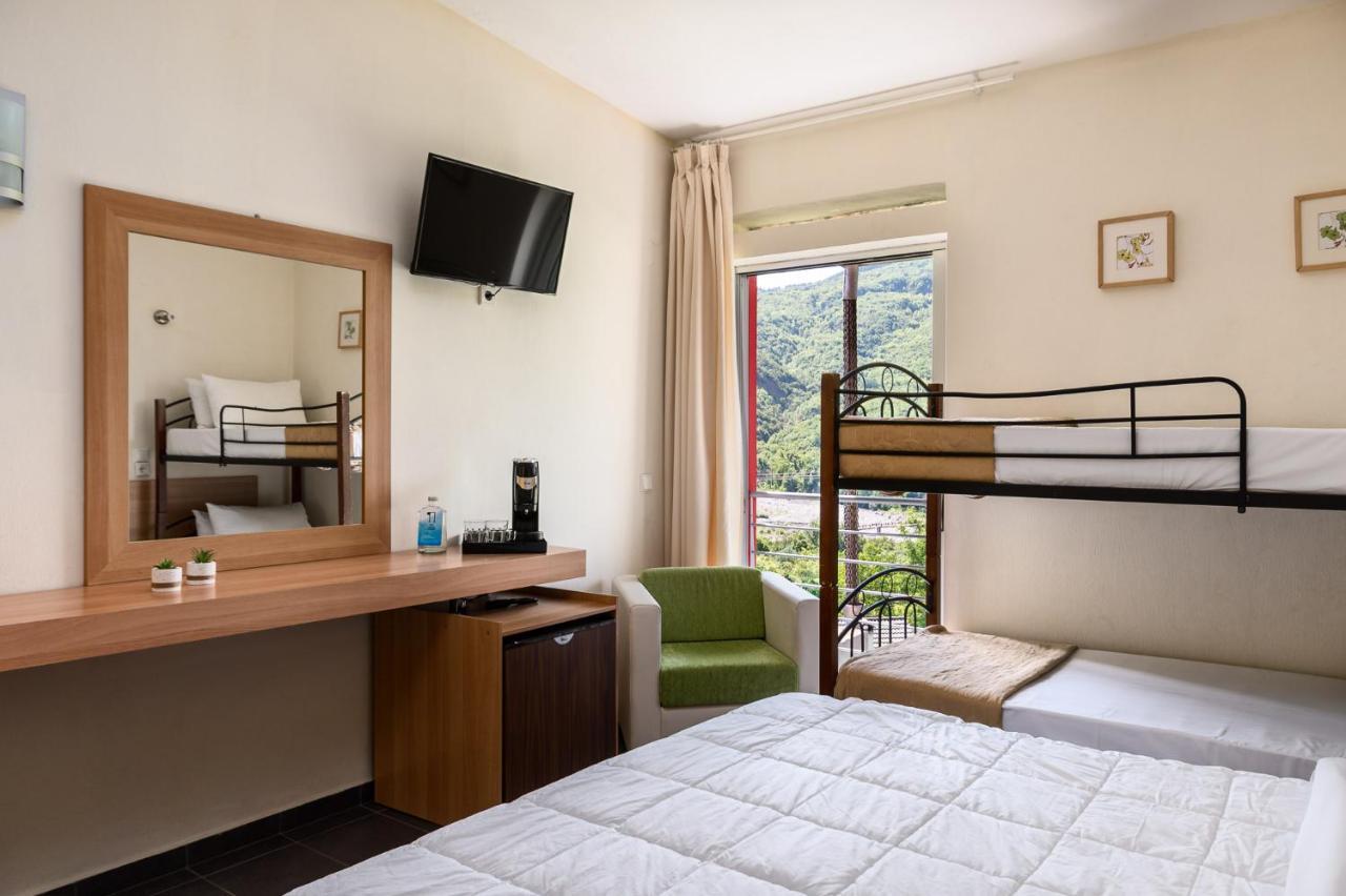 Gefiri Plakas Hotel, Tzoumerka Екстер'єр фото