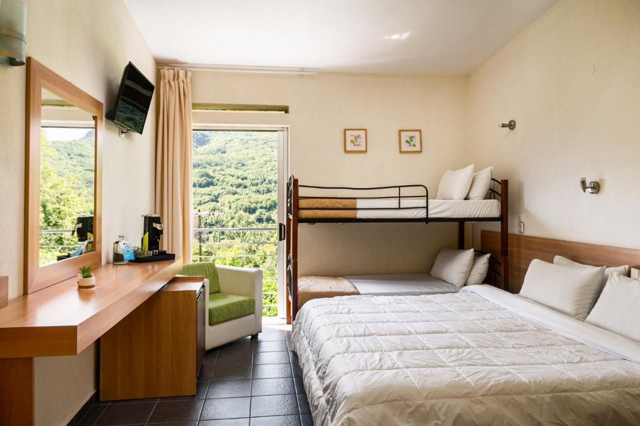 Gefiri Plakas Hotel, Tzoumerka Екстер'єр фото