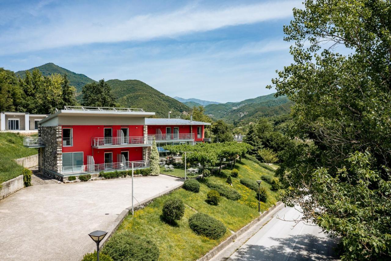 Gefiri Plakas Hotel, Tzoumerka Екстер'єр фото