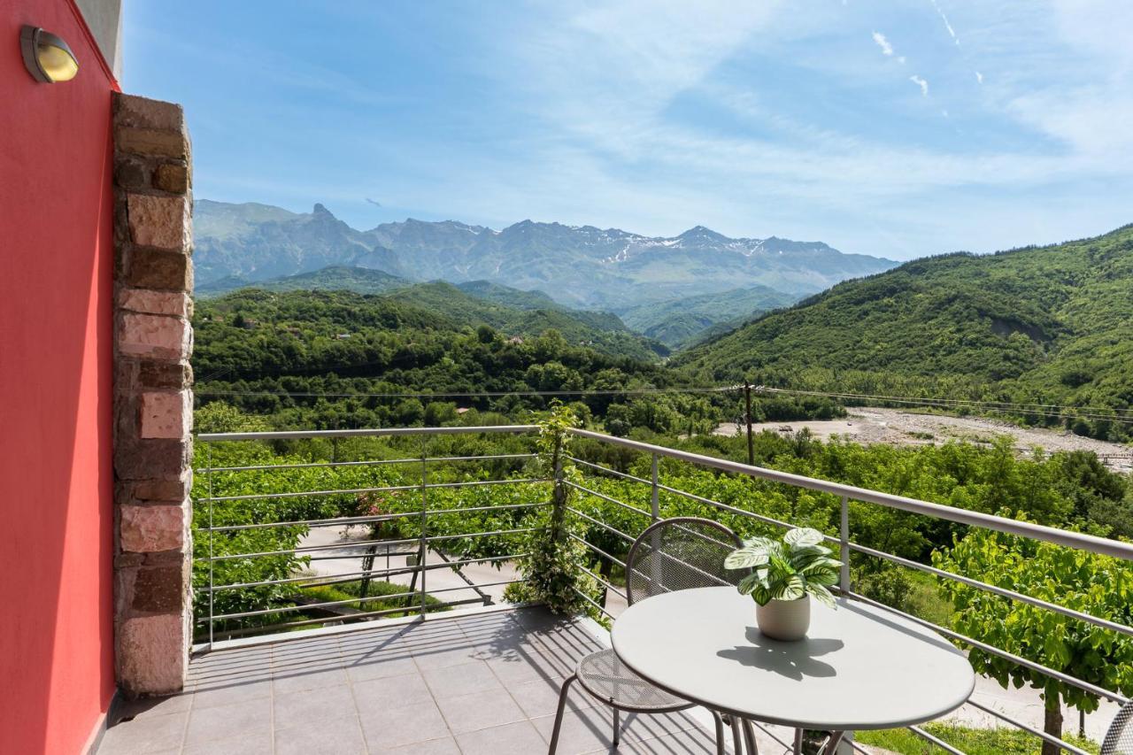 Gefiri Plakas Hotel, Tzoumerka Екстер'єр фото