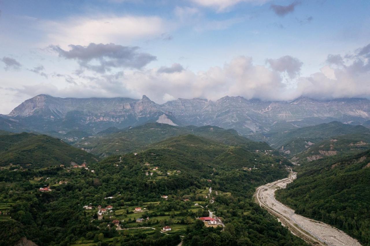 Gefiri Plakas Hotel, Tzoumerka Екстер'єр фото