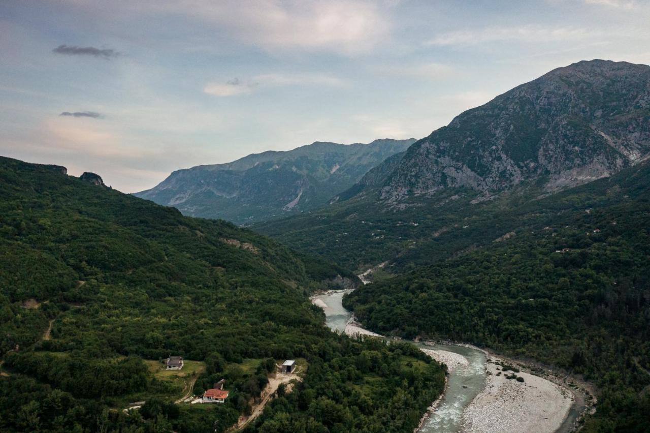 Gefiri Plakas Hotel, Tzoumerka Екстер'єр фото