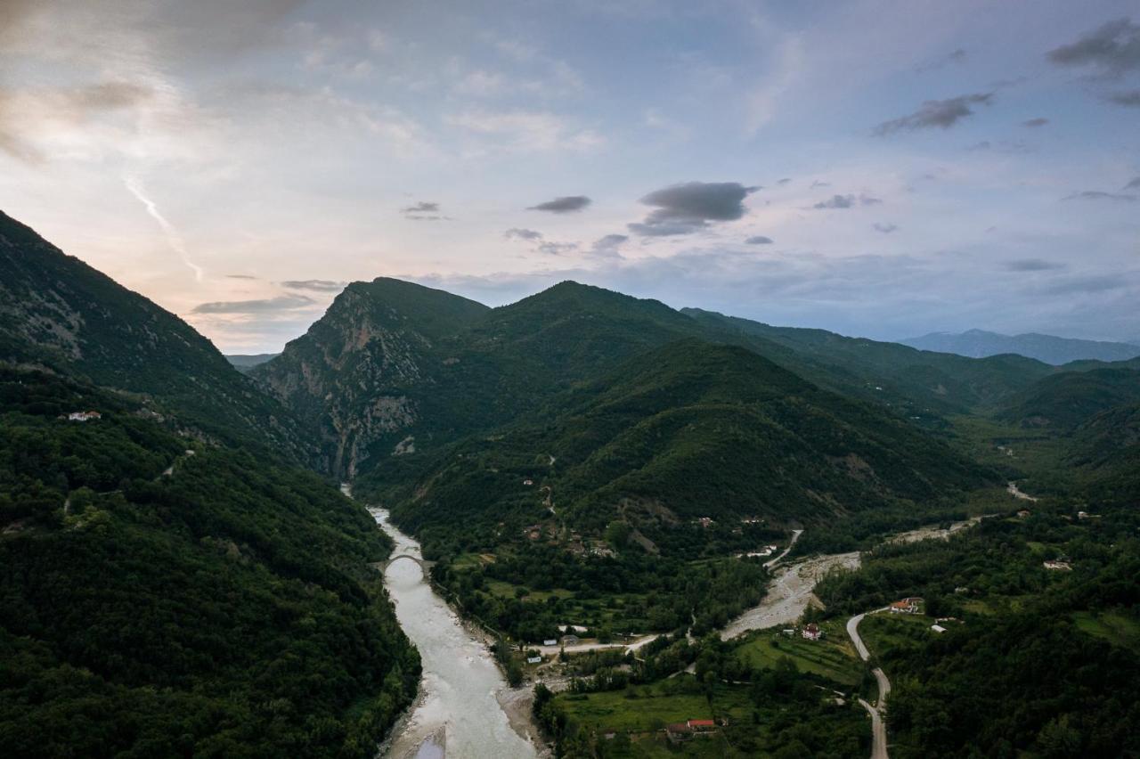 Gefiri Plakas Hotel, Tzoumerka Екстер'єр фото