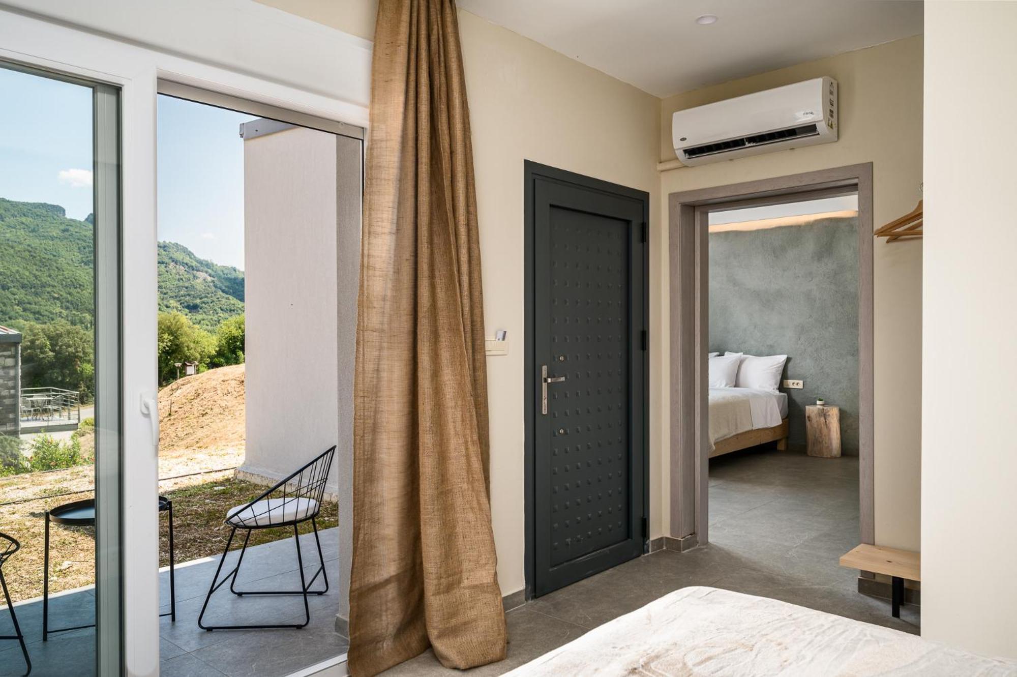 Gefiri Plakas Hotel, Tzoumerka Екстер'єр фото
