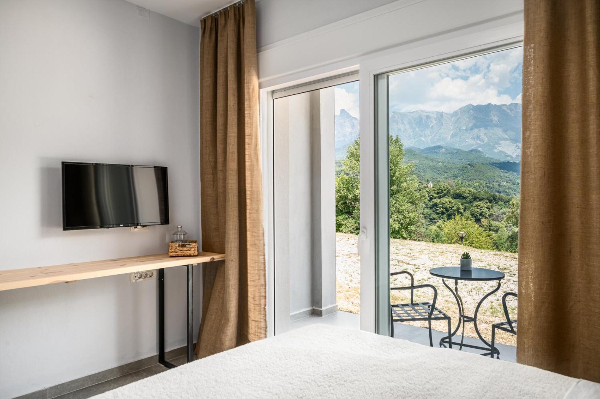 Gefiri Plakas Hotel, Tzoumerka Екстер'єр фото