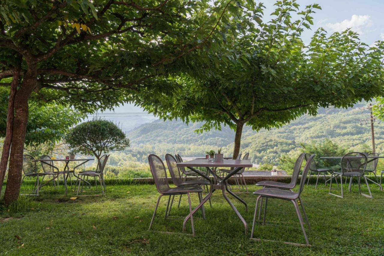Gefiri Plakas Hotel, Tzoumerka Екстер'єр фото